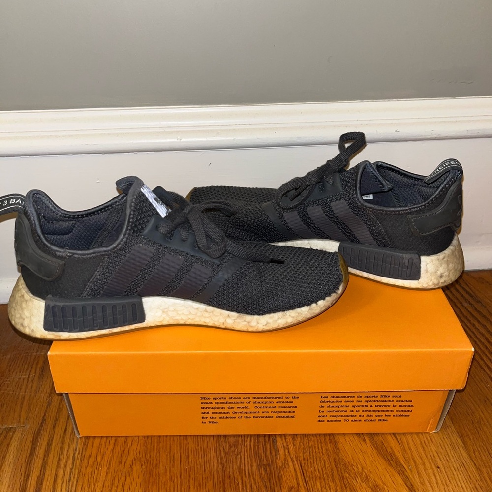 NMD_R1 Grey